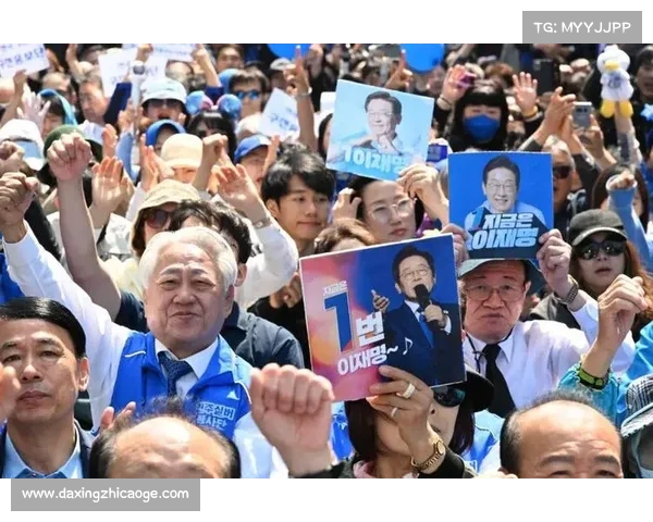 韩国大选拉票大战打响 候选人纷纷使出各类奇招争取选民支持